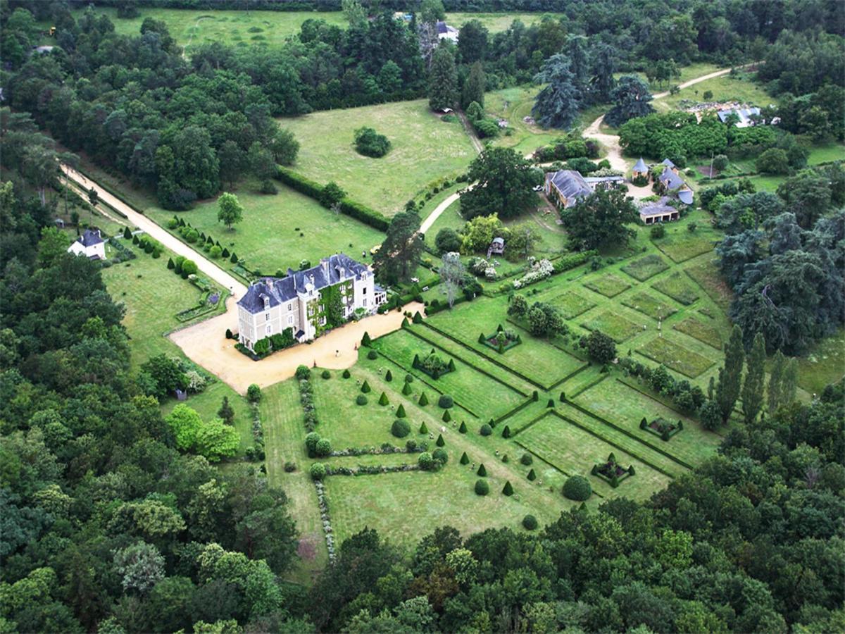 Château De Chambiers Durtal Exterior foto